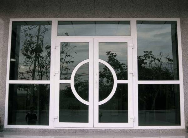 Cửa phong thủy 4 cánh cho nhà thêm sang