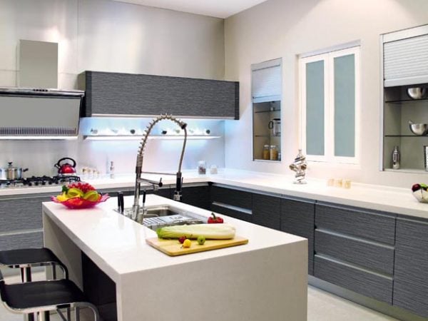 Thiết kế phòng bếp với bàn đảo