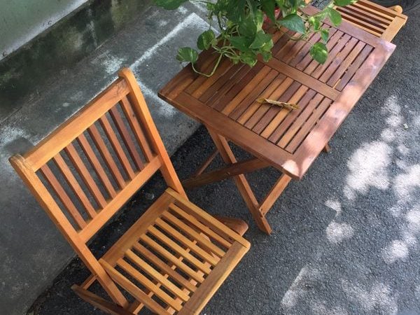 Góc ban công sẽ trông đẹp và thoáng đãng hơn rất nhiều khi có bàn trà