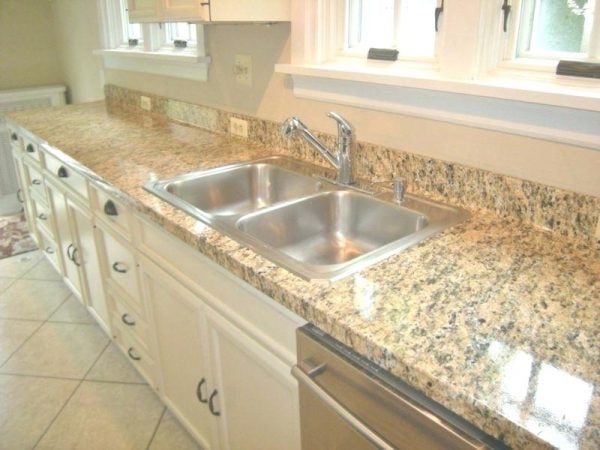 Mặt đá bàn bếp được nhiều người ưa thích