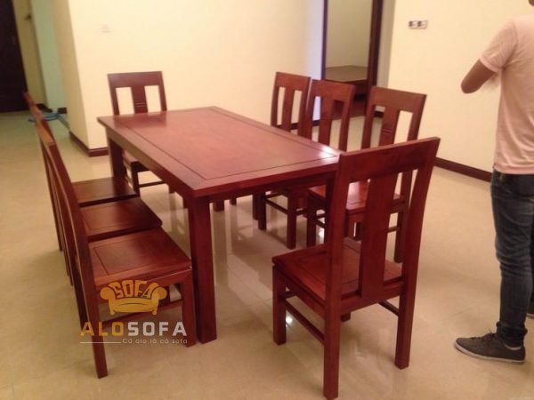 Bàn ghế từ gỗ hương đơn giản