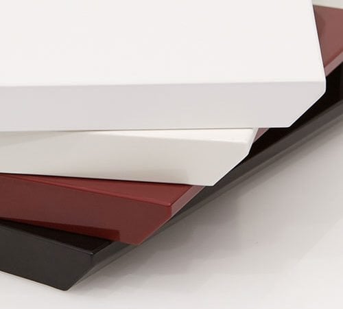 bề mặt của gỗ Acrylic sáng bóng như gương