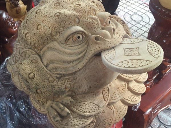 Thần tài gỗ ngọc am