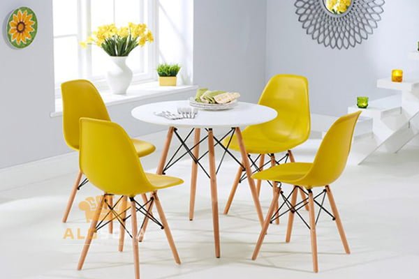 Ghế ăn bằng nhựa kết hợp với bàn tròn