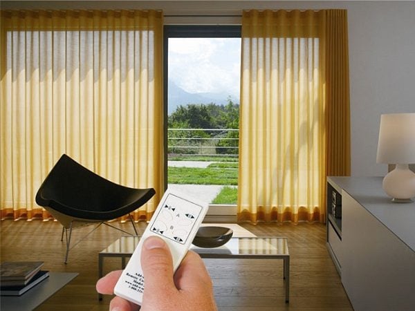 Rèm phòng khách đẹp cửa tự động