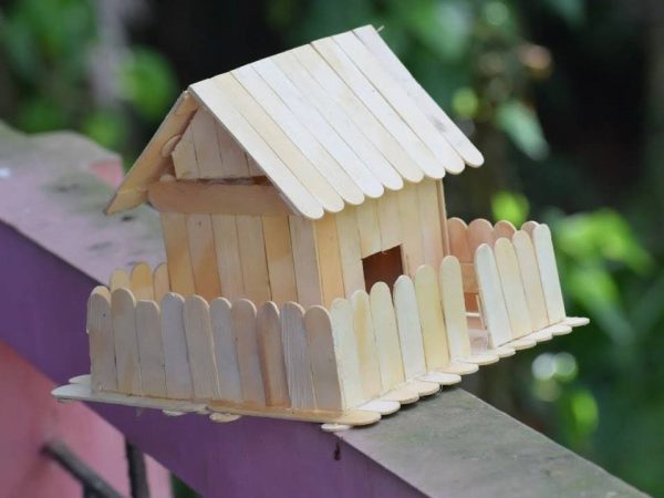 Mẫu nhà bằng que kem đơn giản