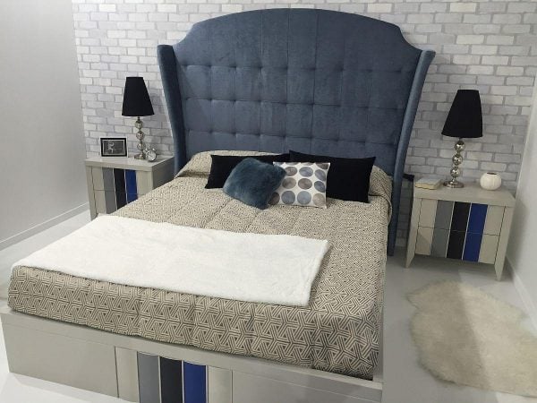 Phòng ngủ có điểm nhấn ở kệ đầu giường
