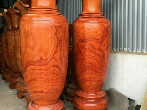 Lục bình được làm từ gỗ hương có ý nghĩa giúp cho tài vận của gia chủ tốt hơn,